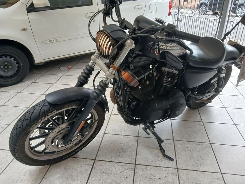 Harley 883R