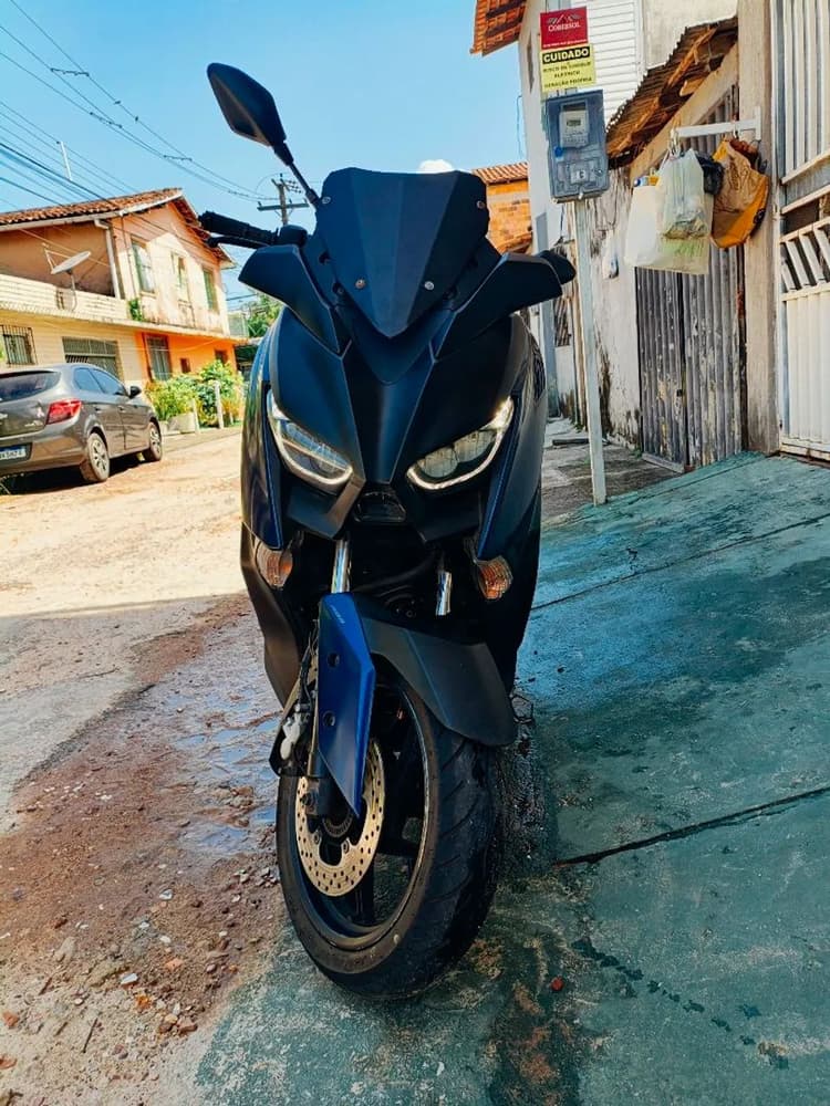 Xmax azul 
