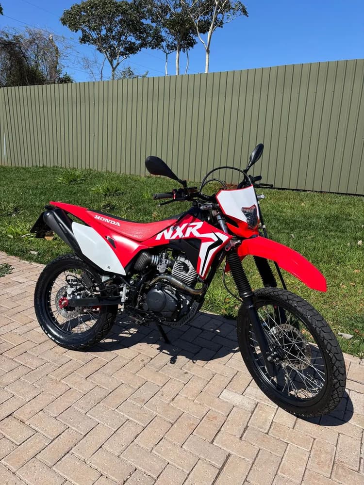 CRF de Rua - Bros 150 OHC