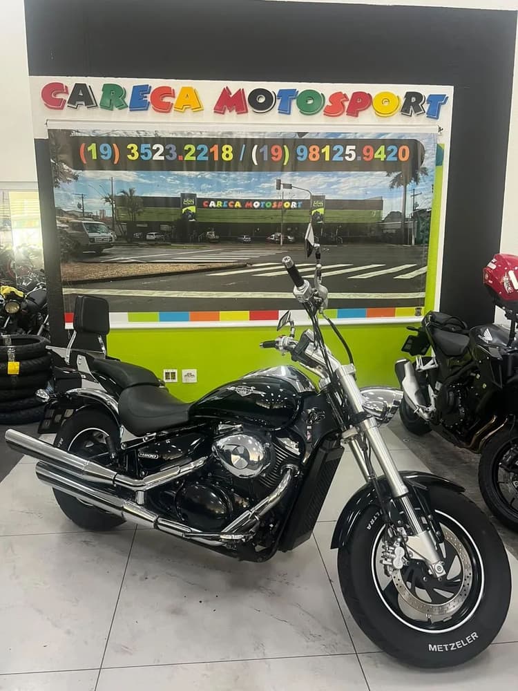 SUZUKI BOULEVARD M800