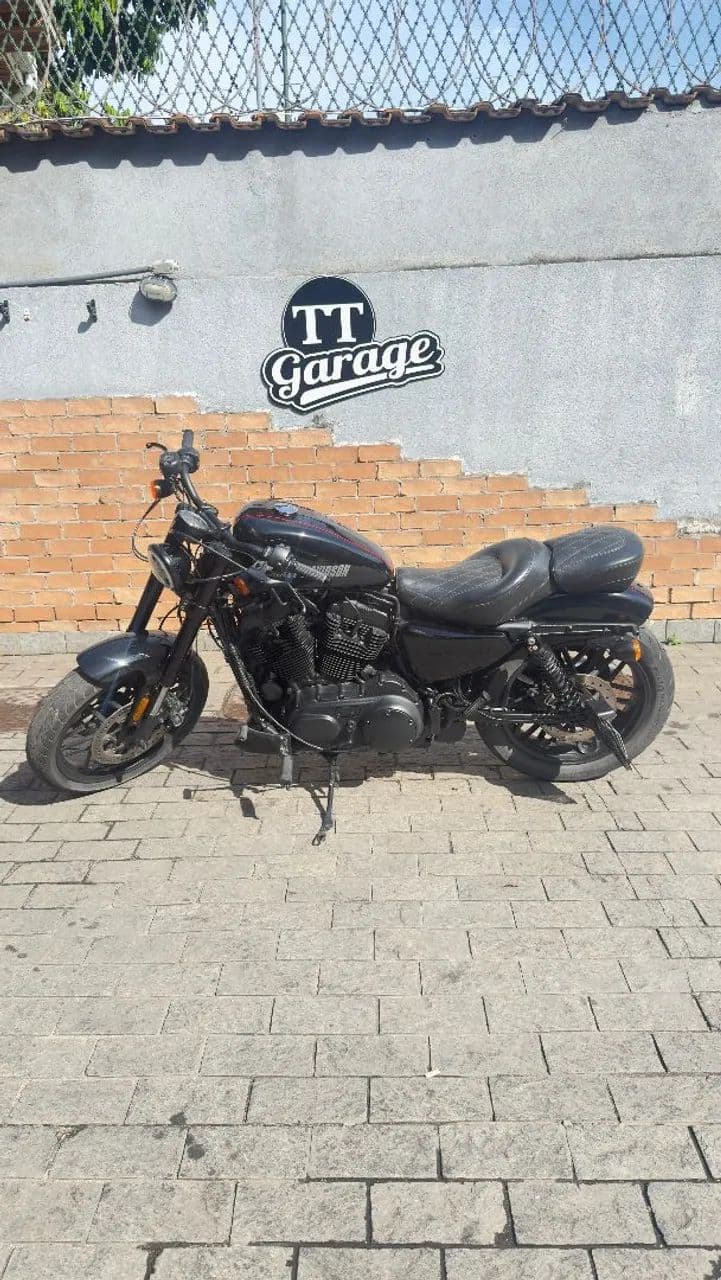 Roadster 2017 com 23 mil km