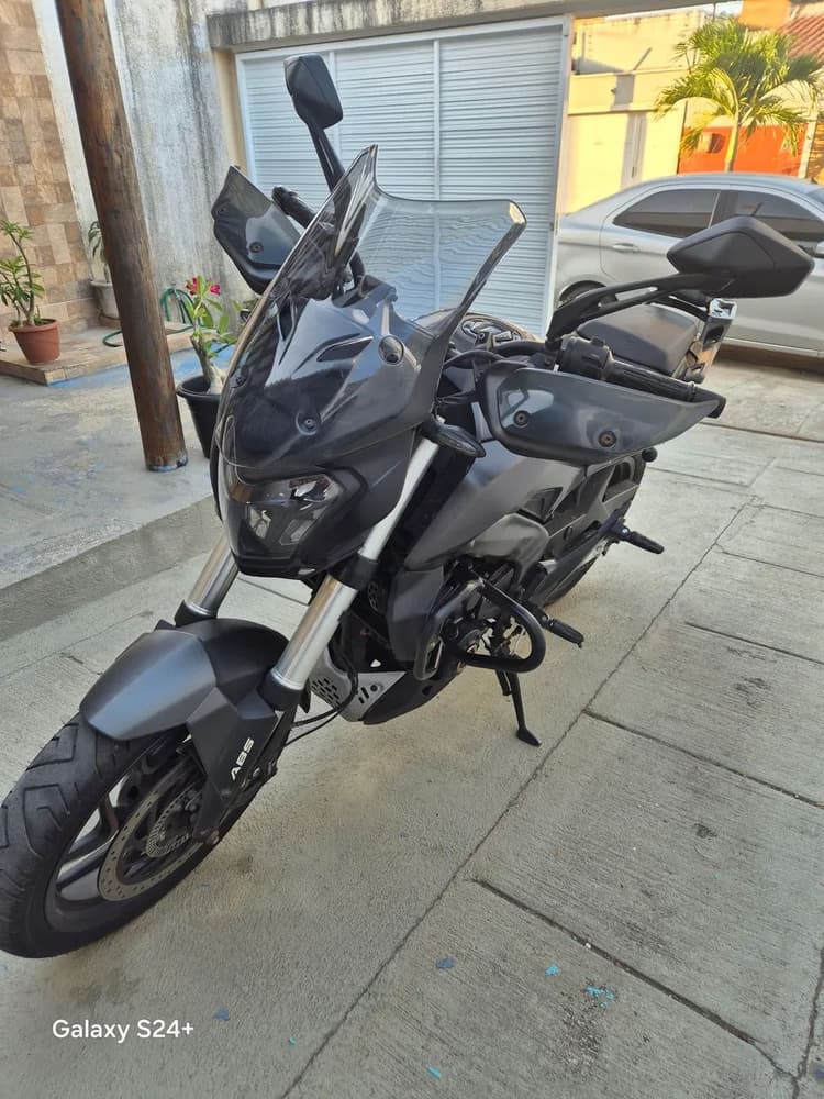 Dominar 400 bem conservada 