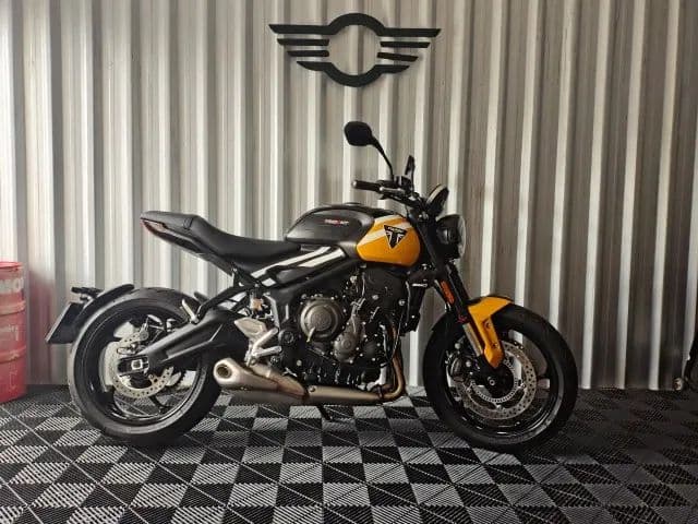 TRIUMPH TRIDENT 660 praticamente zeroooooo