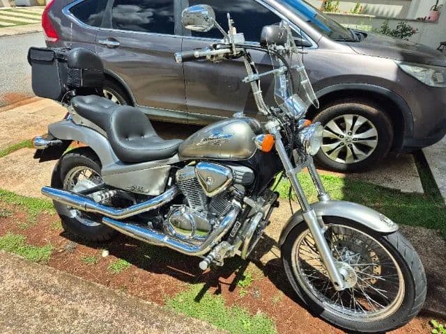 Vendo ou troco Shadow 600