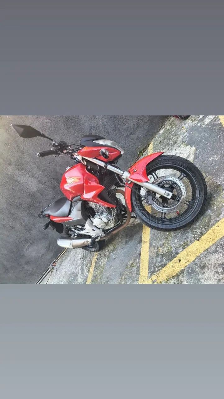 Vende-se cb 300r 2014 
