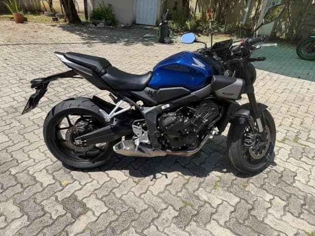 CB 650R 25/26