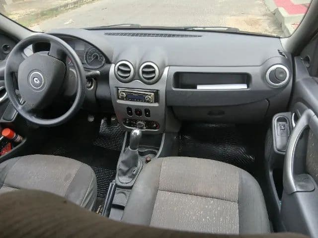 Renault Logan Expression Hi-flex 1.6 8V 4P 2011