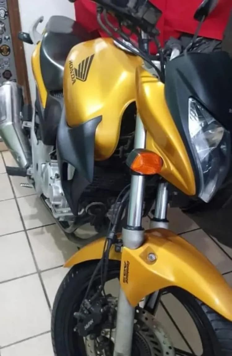 MOTO CB 300