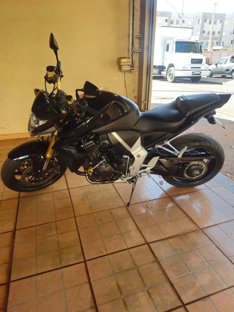 Cb 1000
