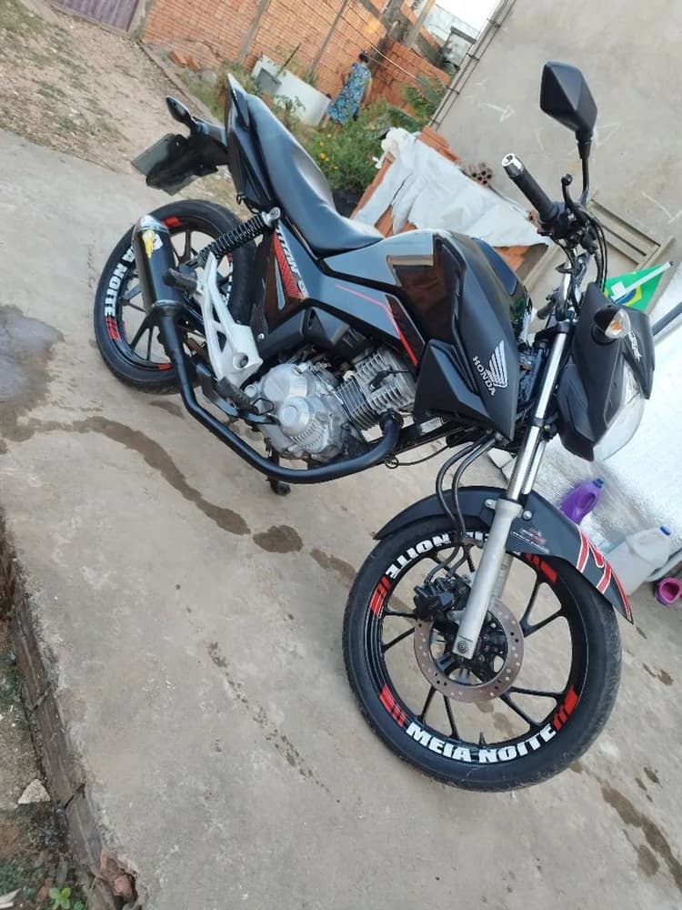 Vende se Titan 160 ex 