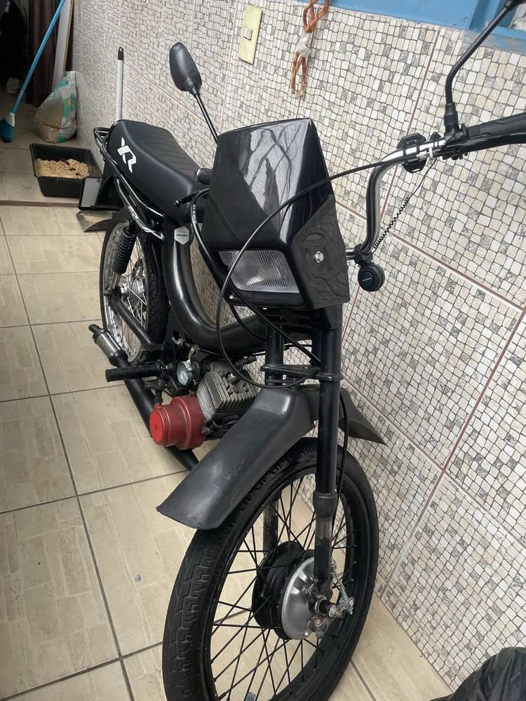 Vendo mobilete completa  sem MOTOR 