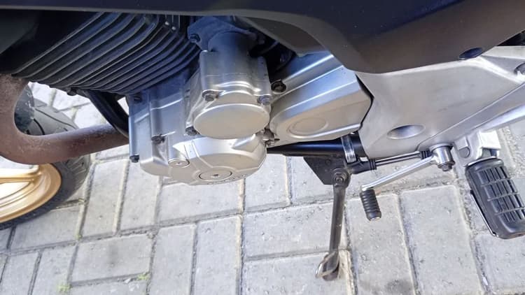 Vendo CB 300 Super conservada. 