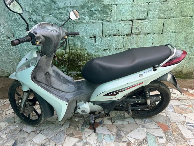 Vende-se moto