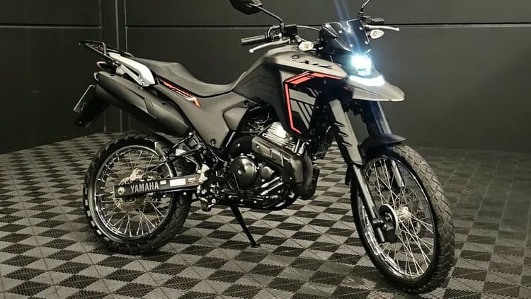 XTZ 250 Lander - 2025