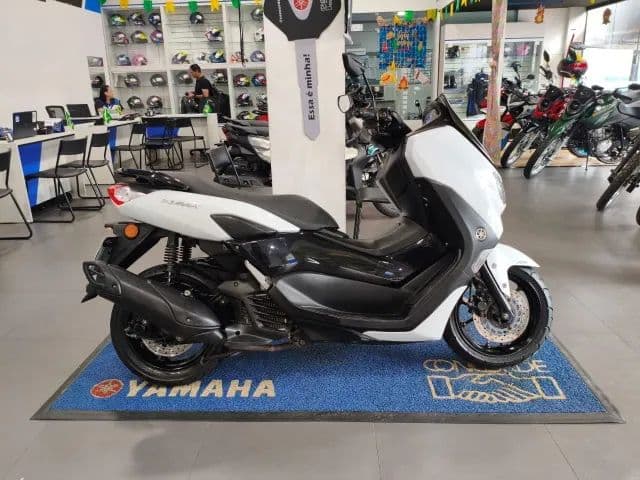NMAX BRANCA