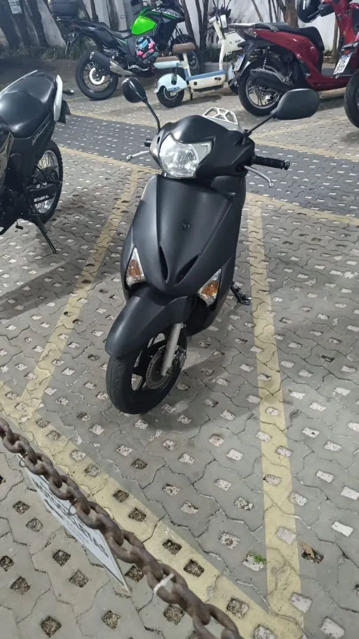 Honda lead 110 .