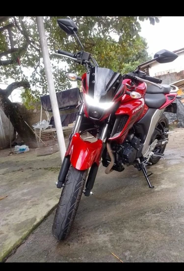 FZ25 semi nova, único dono 