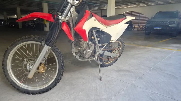 Xr 200 de trilha