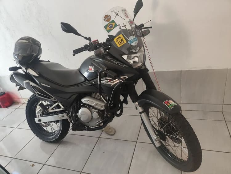 Falcon injetada 400i