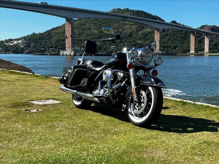 HARLEY-DAVIDSON ROAD KING CLASSIC