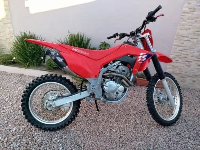 CRf 250f praticamente nova e bem cuidada 