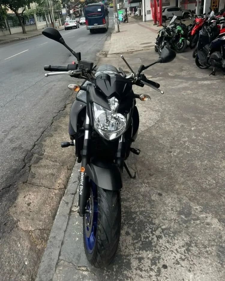 YAMAHA XJ6 N 
