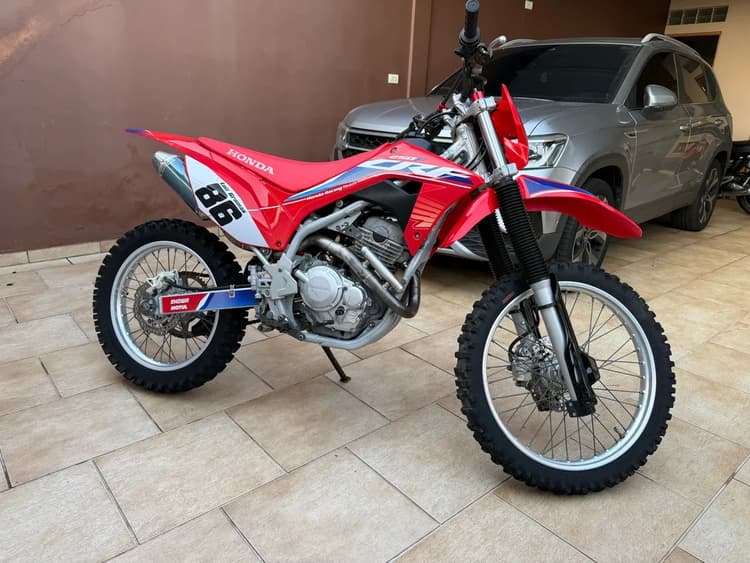 CRF 250F pouco uso 