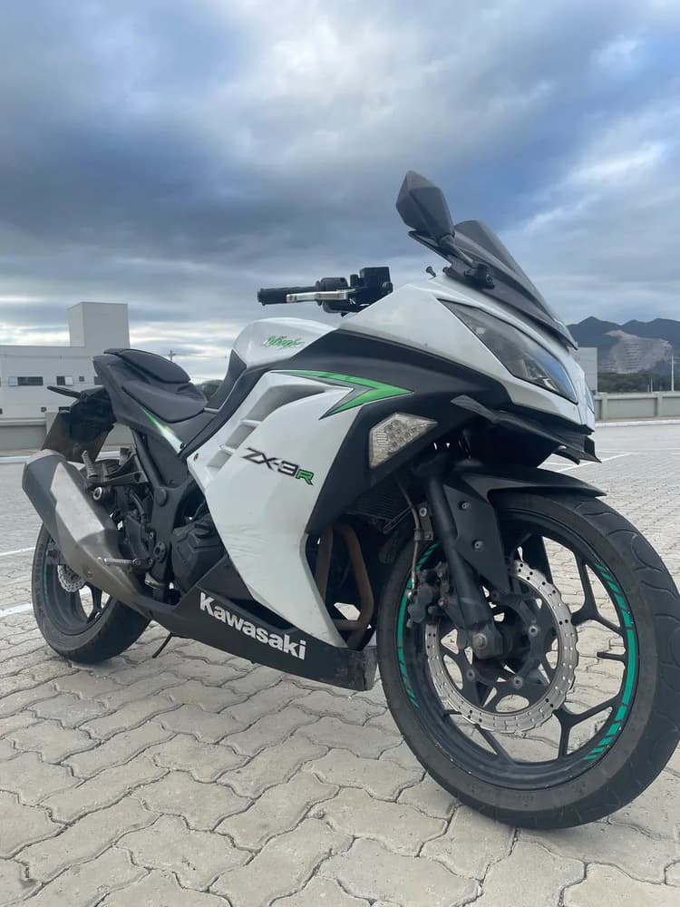 Titulo Kawasaki Ninja 300 2013