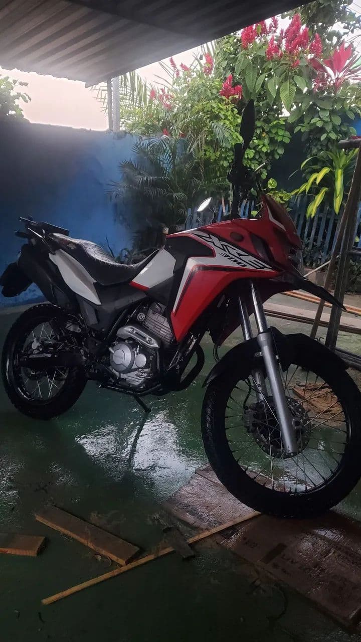 Xre 300 2020