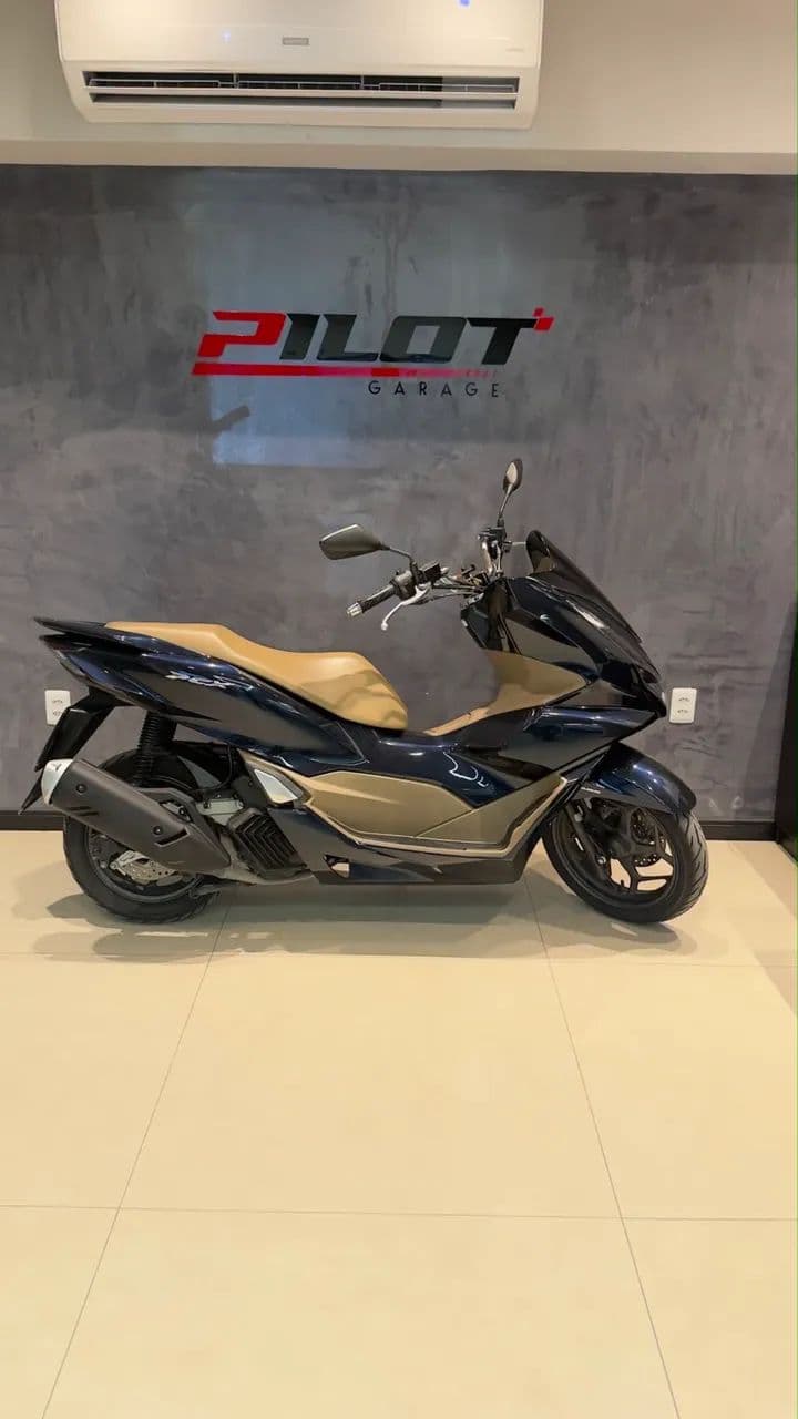 HONDA PCX DLX 2025 