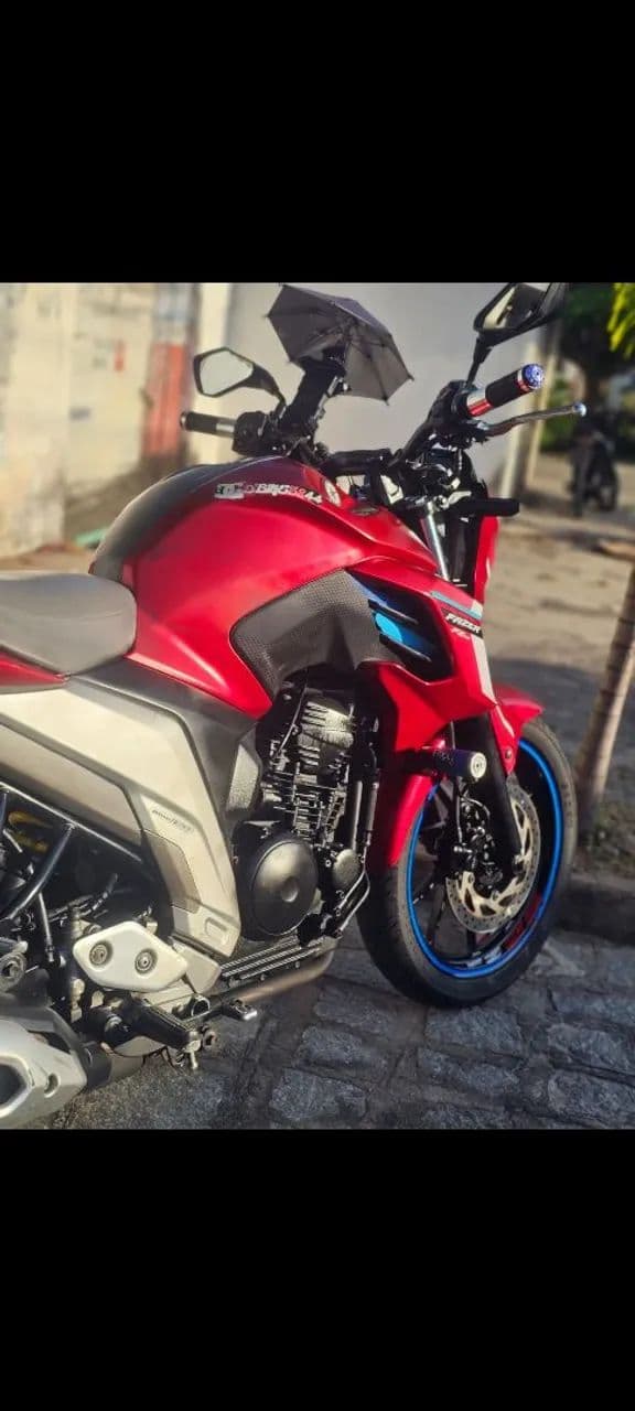 Yamaha Fz25 22 Fazer 250 com tomada USB 