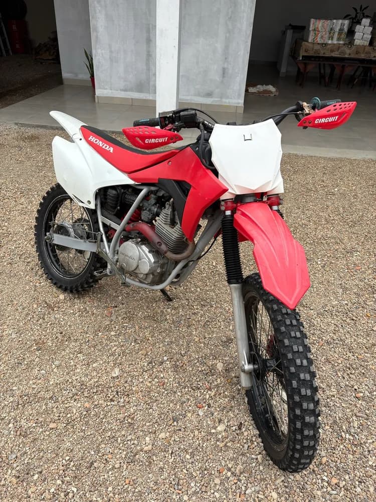 XR 200 de trilha 