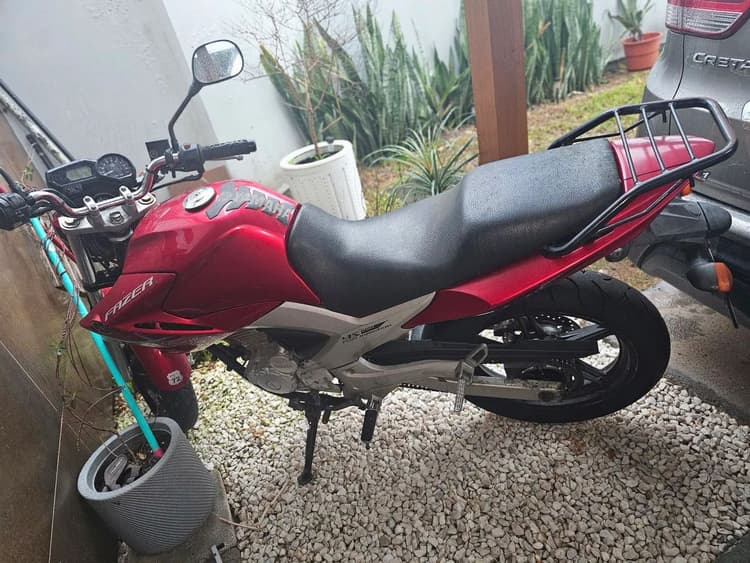 Moto Yamaha Fazer 2012