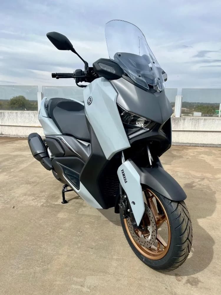 XMAX 300 CONNECTED 