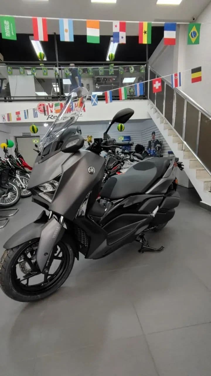 NOVA XMAX 300 ABS  26/27