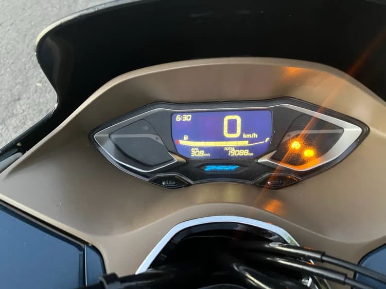 PCX DLX 160