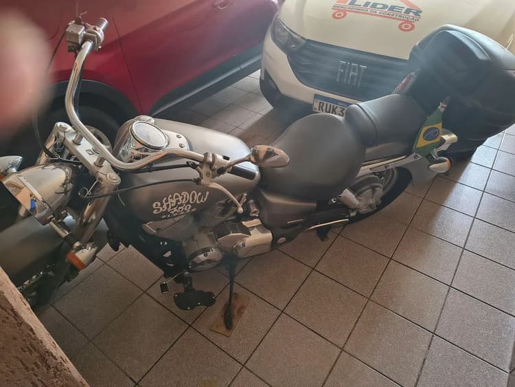 Moto shadow 750
