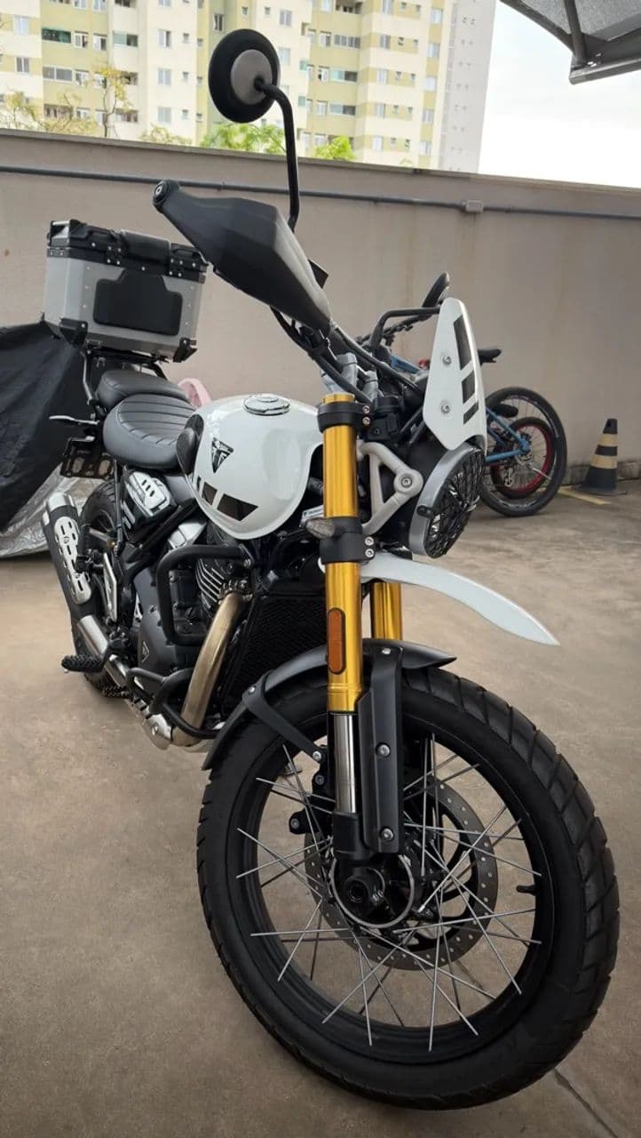 Triumph Scrambler 400 xc