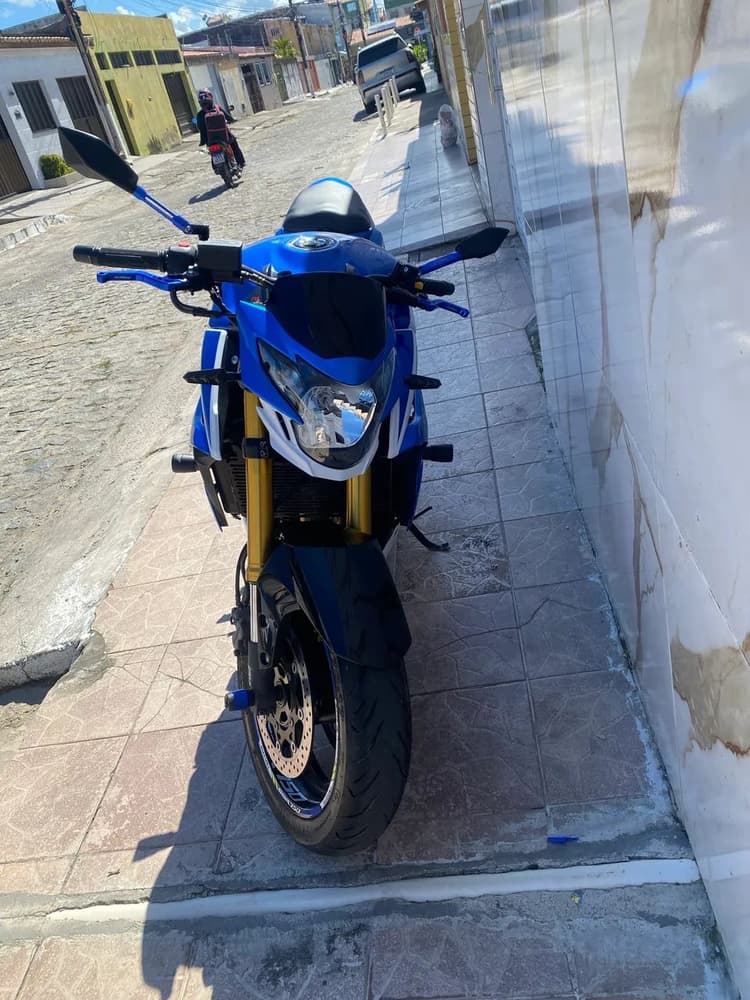 Vendo ou troco saveiro ou strada 