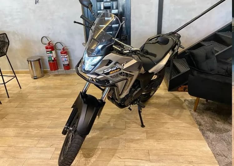 XRE 300 SAHARA 2024