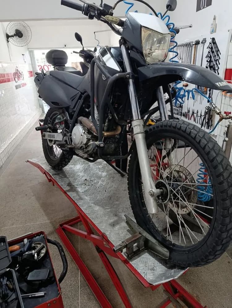 Moto Lander 250