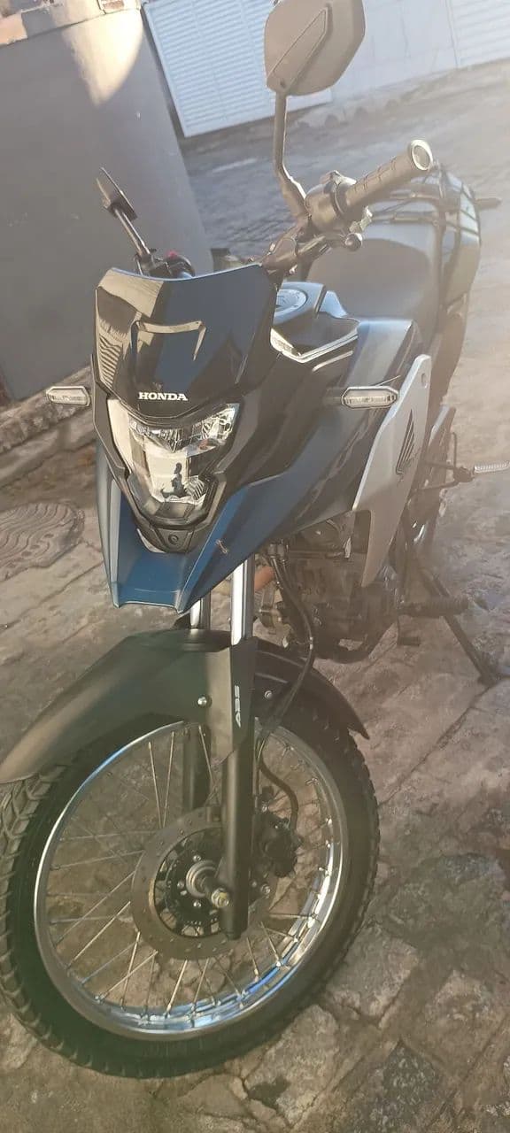 Moto semi nova XRE 190