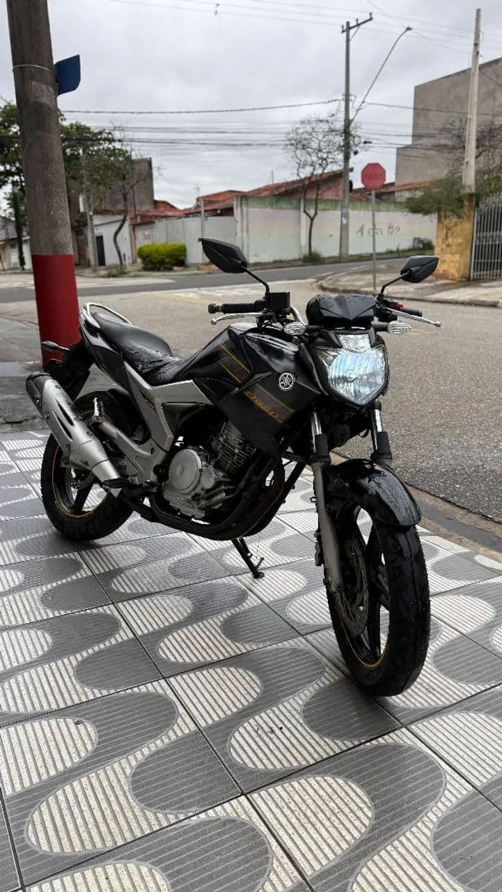 FAZER 250 YS 2011