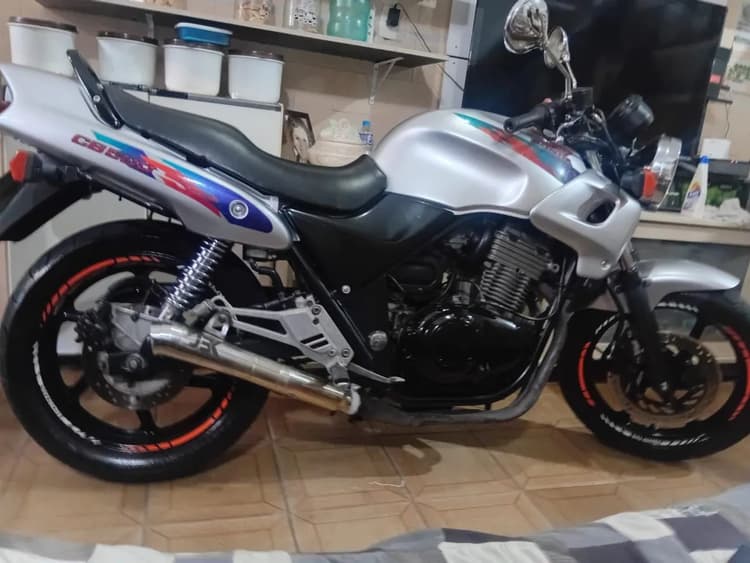 CB 500 zeradinho 