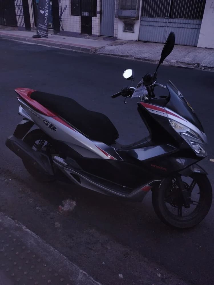 PCX sport 150 Só venda. neste telefone (27)99716-4431