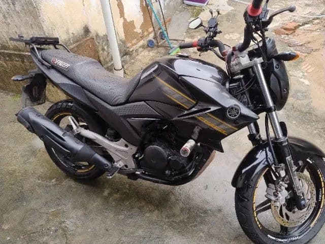 Fazer 250