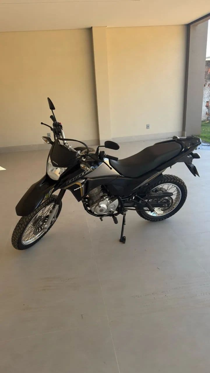 BROS 160 conservada 