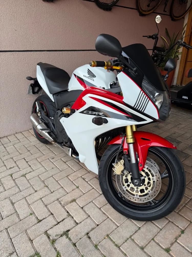 Honda CBR 600F impecável 