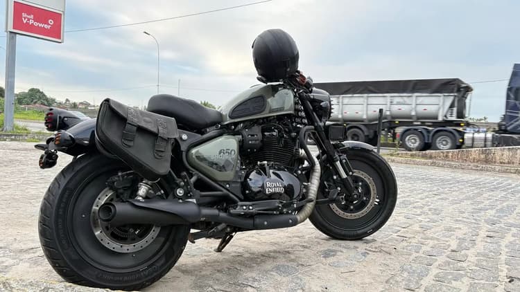Shotgun 650 customizada 
