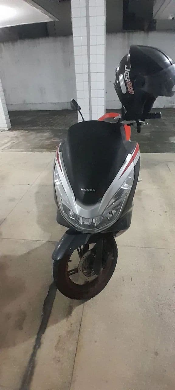 Vendo PCX bem novinha